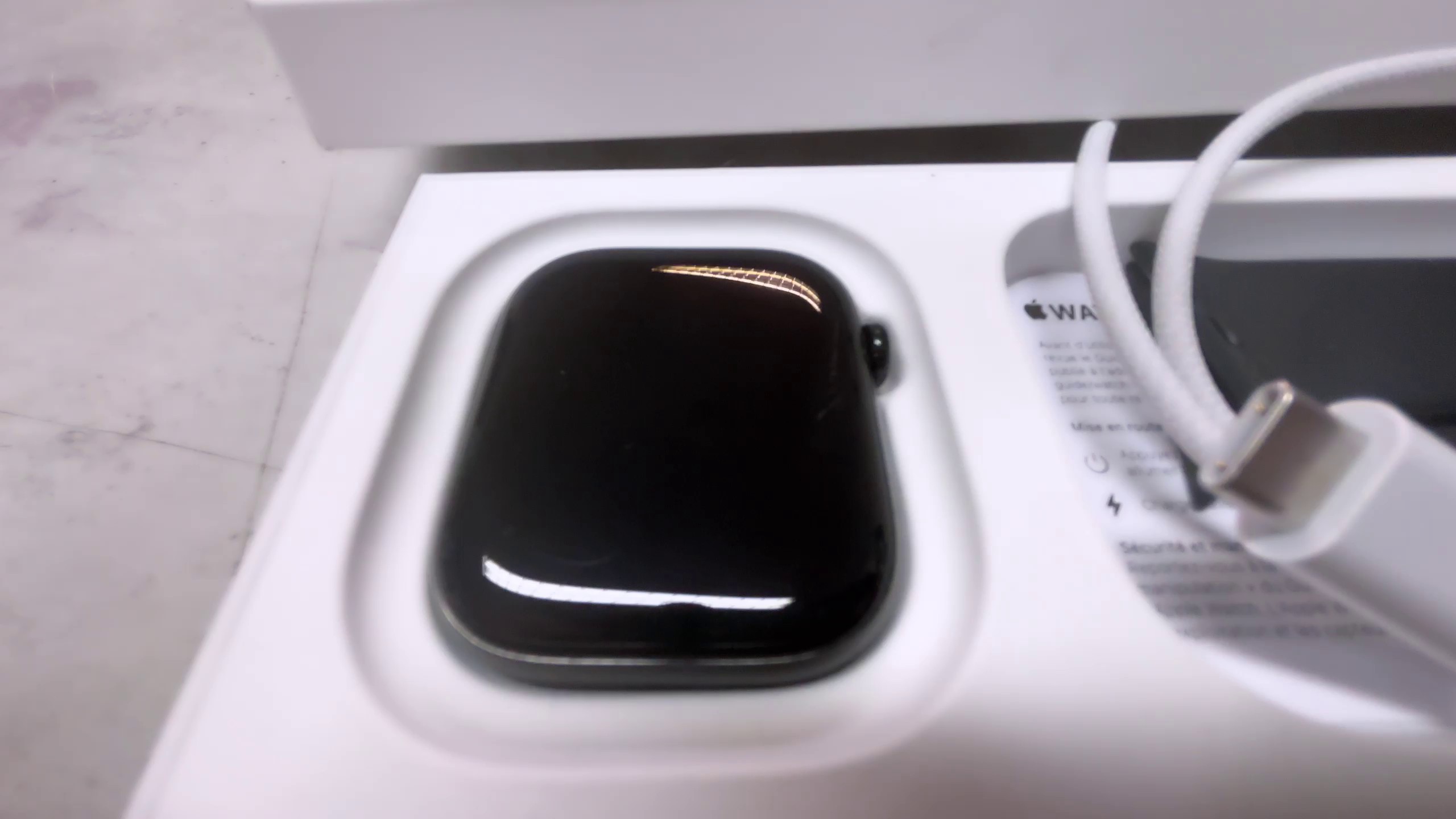 Apple Watch Series 10 46mm, Mit kleinen Kratzern. Inkl. Originalverpackung (mit Originalverpackung) und Ladegerät. | Zustand: Gut – Bild 4