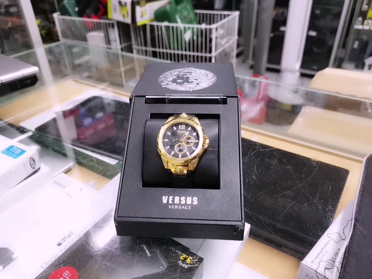 Versus Versace Runyon Herrenuhr | mit Originalverpackung | Zustand: Neu