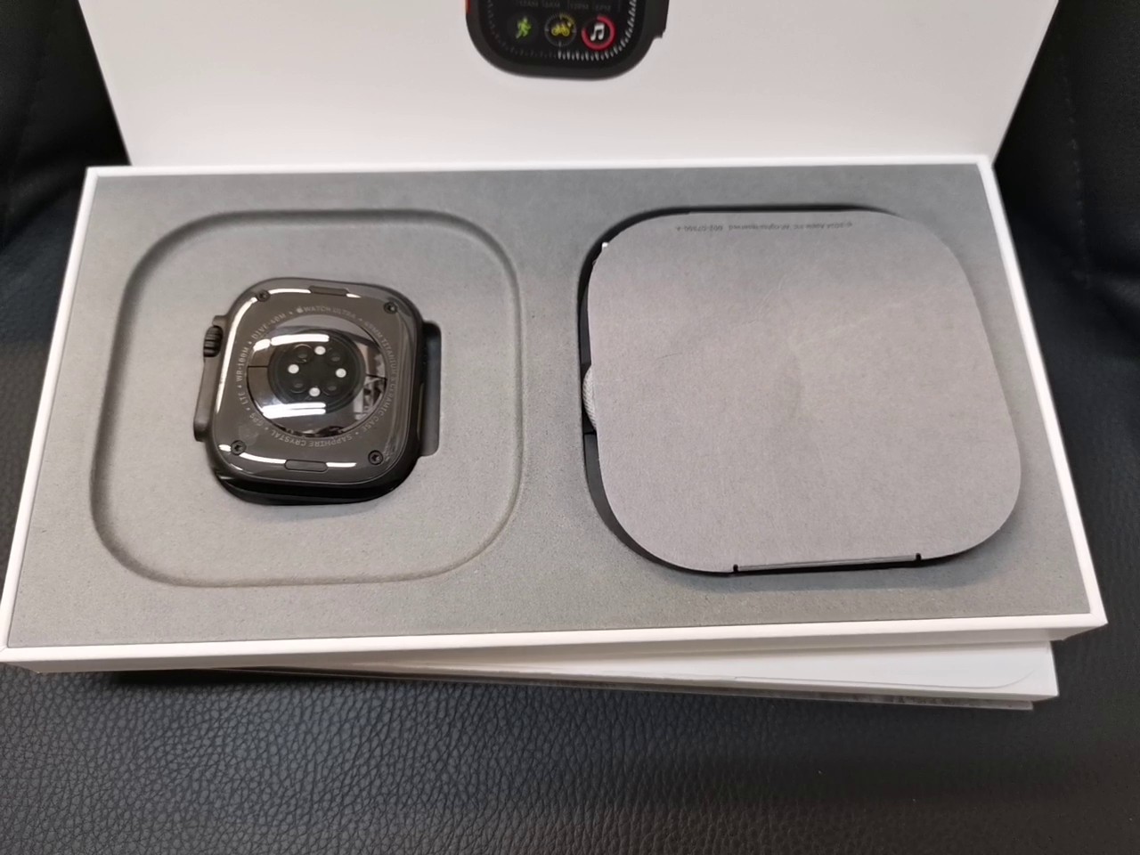 Apple Watch Ultra 2 Titan Schwarz, 49mm GPS+Cellular, Alpine Loop DunkeLadegerätrün M, Titan-Gehäuse, Neu mit Originalverpackung, keine Schäden. | Zustand: Sehr Gut – Bild 6