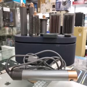 Dyson Airwrap Haarstyler, Inklusive Reisetasche | Hülle und verschiedenen Styling-Aufsätzen. | Zustand: Sehr Gut