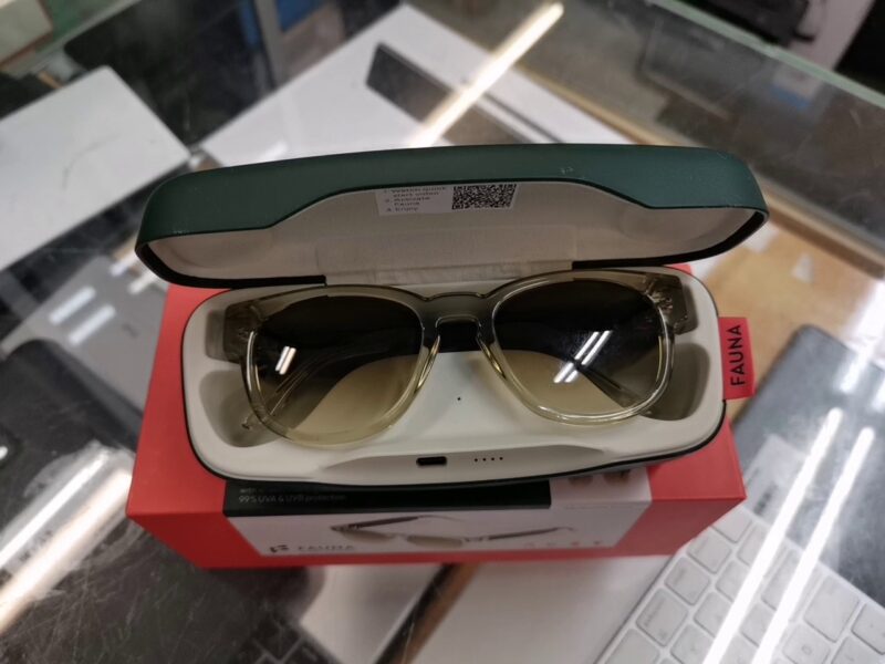Fauna Audio Glasses 03g3c10907, mit Originalverpackung Designer Bluetooth Audio Brille mit Freisprechfunktion, Zeiss Linsen, IP52, Ladecase. | Zustand: Sehr Gut – Bild 3