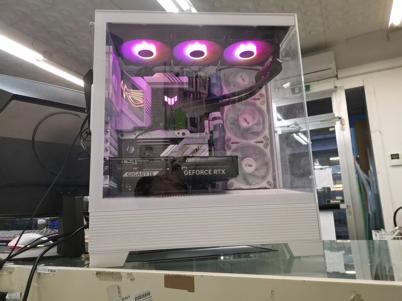 Gaming PC i7-14700K RTX 5070, 32 GB RAM, 1 TB SSD, 20 Kerne, Turbo bis 5,6 GHz, Windows 10. | Zustand: Sehr Gut – Bild 2