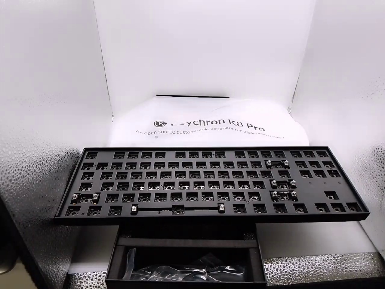 Keychron K8 Pro TKL, Barebone QMK | VIA Hot-Swap, Bluetooth 5.1 & Kabel, RGB, mit Originalverpackung (Tastatur ohne Switches | Keycaps) | Zustand: Wie Neu – Bild 2