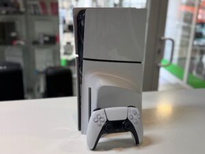 Sony PS5 Slim 1TB Disc Edition, Mit 1 DualSense Controller, HDMI- und Stromkabel, Ladekabel. Gebraucht, sehr guter Zustand. | Zustand: Sehr Gut | Farbe: