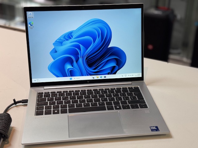 HP EliteBook 840 G11, Core Ultra 7 155u  |  16GB Ram  |  512GB SSD  |  Windows 11 Pro  |  Mit originale Ladegerät  | Zustand: Sehr Gut – Bild 3