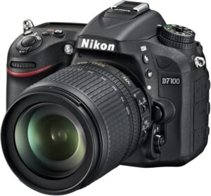 Nikon D7100 Mit Objectiv 18-105 mm  | mit akku und Ladegerät | Zustand: Sehr Gut