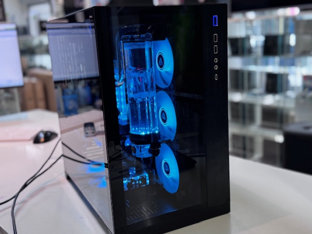 Gaming PC mit kompletter Wasserkühlung, AMD Ryzen 7 5700X  |  Mainboard Gigabyte X570 Aorus Master  |  32GB Ram DDR4  |  Geforce RTX 3080 10GB  |  Windows 11  |  2,5 TB SSD M2 | Zustand: Sehr Gut – Bild 3