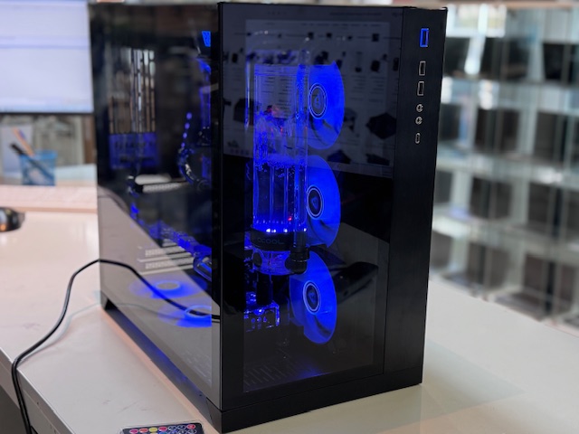 Gaming PC mit kompletter Wasserkühlung, AMD Ryzen 7 5700X  |  Mainboard Gigabyte X570 Aorus Master  |  32GB Ram DDR4  |  Geforce RTX 3080 10GB  |  Windows 11  |  2,5 TB SSD M2 | Zustand: Sehr Gut – Bild 5