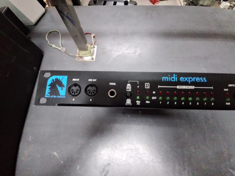 MOTU MIDI Express XT Macintosh Windows Compatible | 8*8 | 128 Channels | Zustand: Gut – Bild 2
