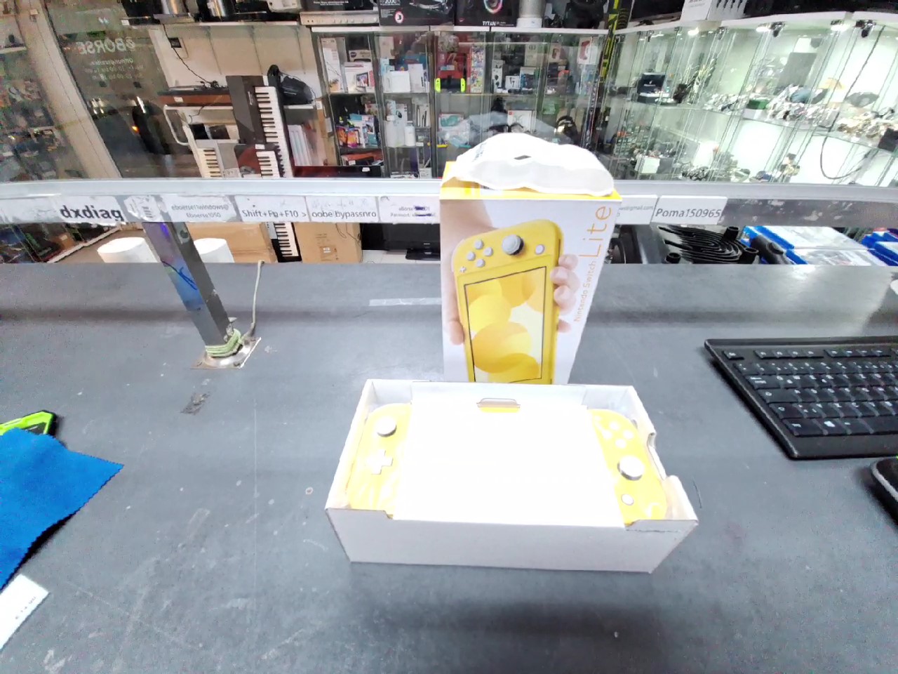 Nintendo Switch Lite, Gelb, unbenutzt in mit Originalverpackung, inkl. org. MediaMarkt Rechnung. | Zustand: Neu | Farbe: gelb – Bild 3