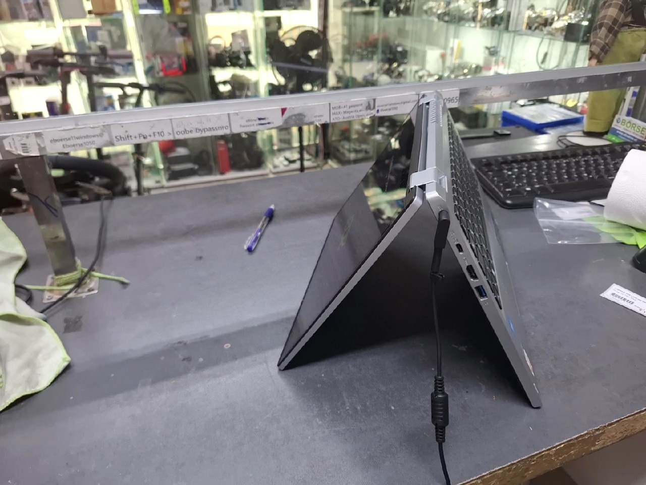 Acer Aspire 3 Spin 14 A3SP14-31PT, Celeron N100, 4GB | 128GB SSD, 14" WUXGA IPS 2-in-1 Touch, QWERTZ | Zustand: Gut – Bild 4