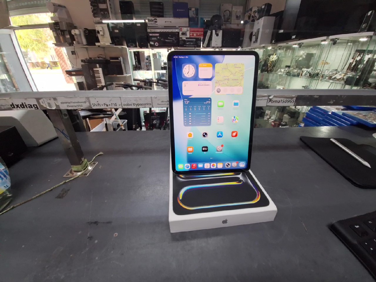 Apple iPad Pro 11" M4 Wi-Fi 256GB, 5. Gen (2024), Silber, Akku 100%, Zyklen 26, Ultra Retina XDR Display, mit Originalverpackung, inkl. Hülle & Pencil. | Zustand: Sehr Gut – Bild 2