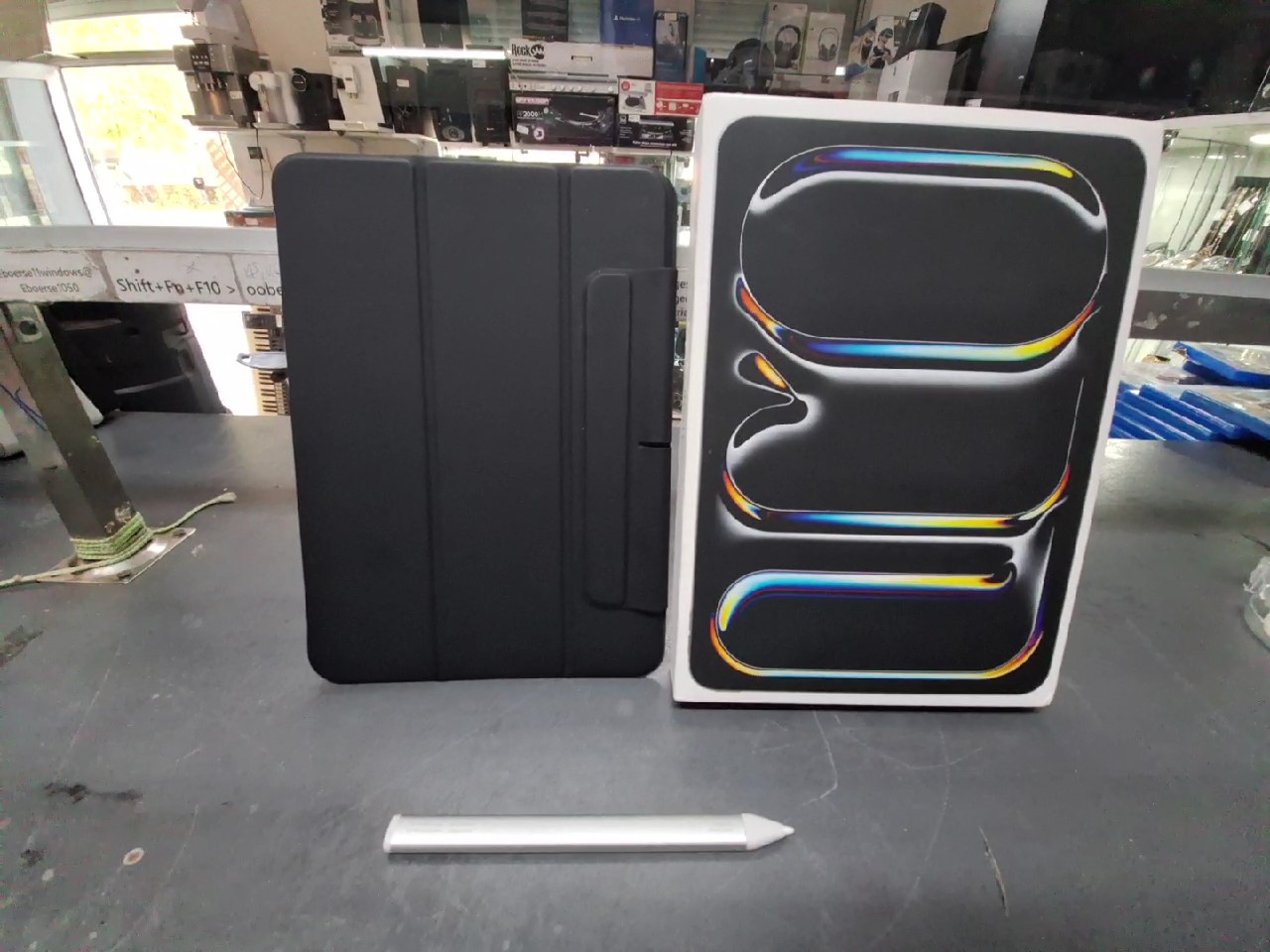 Apple iPad Pro 11" M4 Wi-Fi 256GB, 5. Gen (2024), Silber, Akku 100%, Zyklen 26, Ultra Retina XDR Display, mit Originalverpackung, inkl. Hülle & Pencil. | Zustand: Sehr Gut – Bild 5