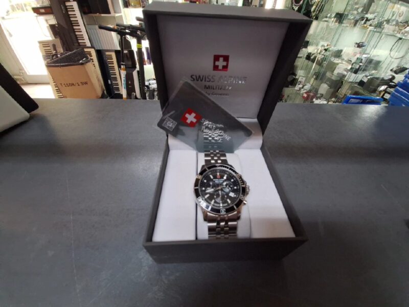 Swiss Alpine Military 7053.9137, Master Diver Chrono, mit Originalverpackung, 42mm Edelstahl, Swiss Made, 10 ATM, inkl. Originalrechnung (Datum muss angepasst werden) | Zustand: Wie Neu – Bild 2