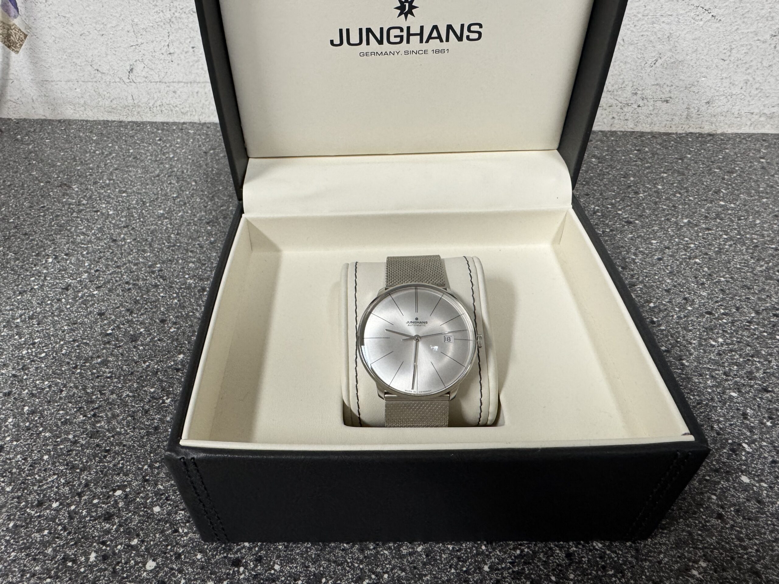 Junghans Meister Fein Automatic 27/4153.44, Herrenuhr, Automatikwerk J800.1, Edelstahl, silbernes Zifferblatt, Datum. | Zustand: Wie Neu | Farbe: schwarz – Bild 2