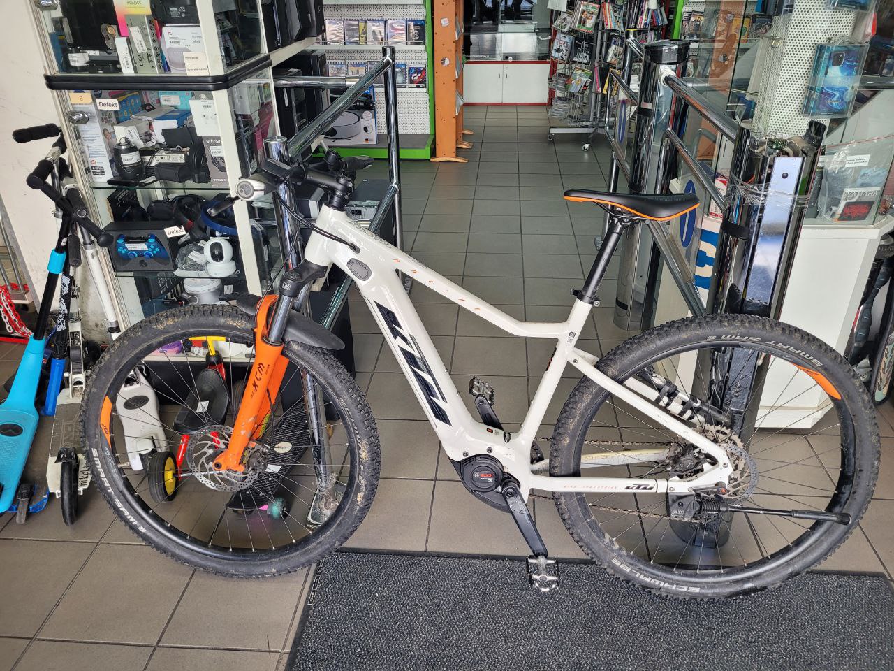 KTM Macina Race 292, E-MTB Hardtail 2021 (Weiß | Orange). Größe L, 2213 km. Inkl. Originalrechnung vom 18.07.2021. – Bild 3