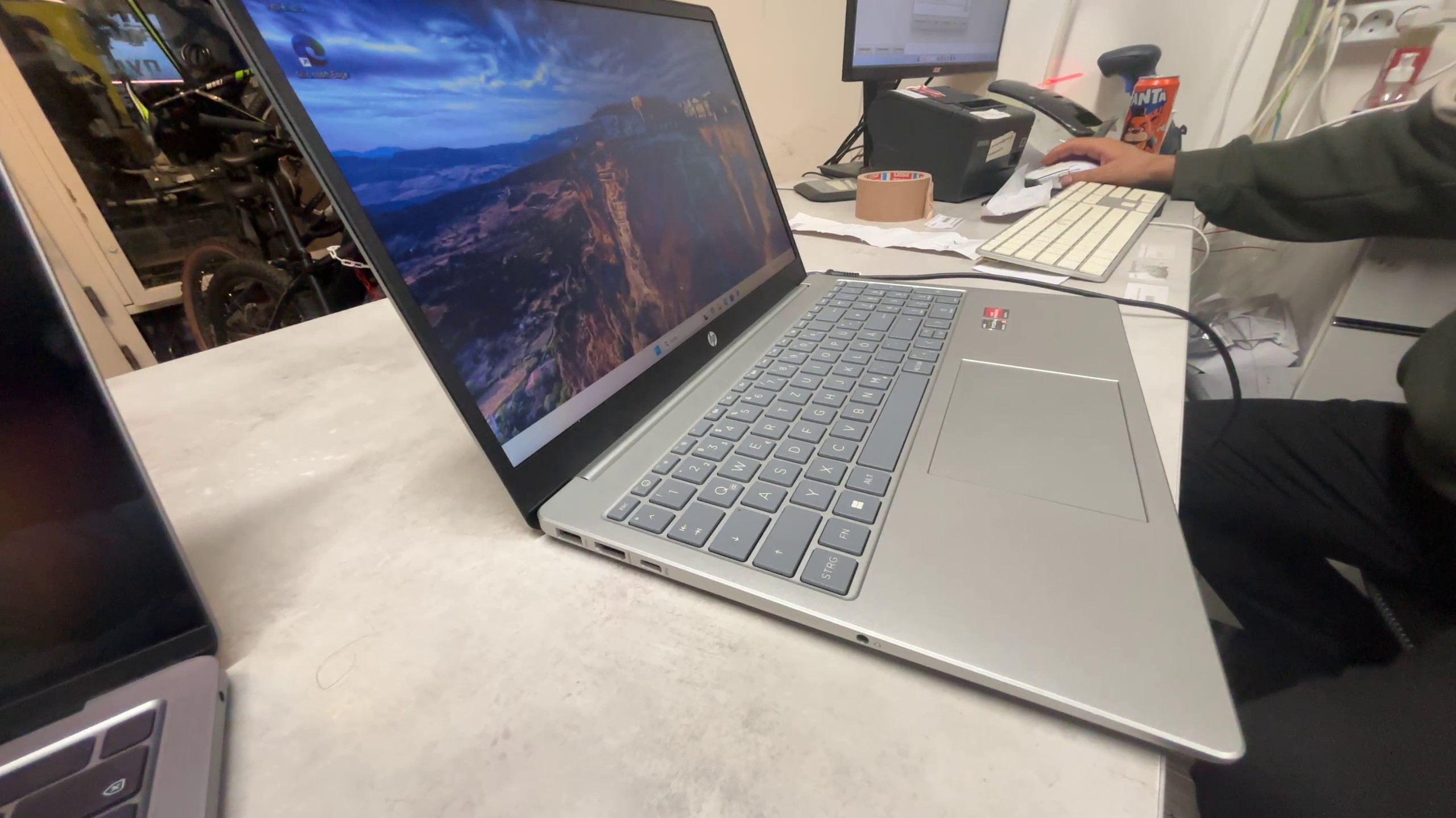 HP Pavilion 15-fc0253ng, Laptop mit AMD Ryzen 5 7520U, 16GB RAM, 512GB SSD | Zustand: Gut – Bild 4