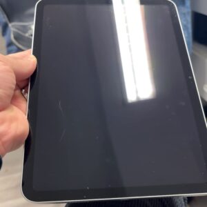 Apple iPad 10. Gen 64GB, iPad 10. Generation 64GB, weist sichtbare Kratzer auf. | Zustand: In Ordnung