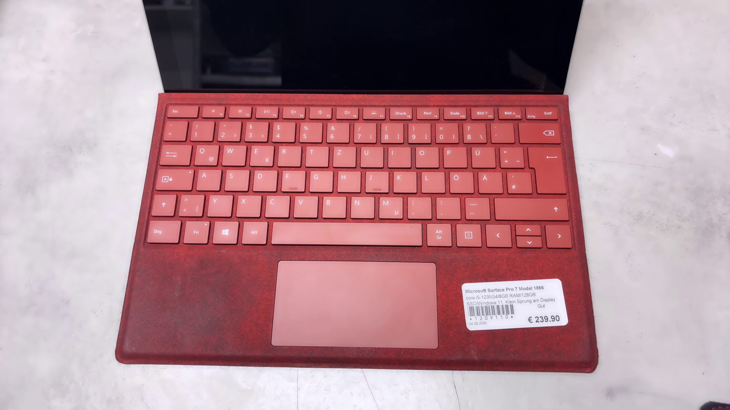 Microsoft Surface Pro 7 Model 1866, core i5-1035g4 | 8gb ram | 128gb ssd | windows 11. klein sprung am display ecke recht. | Zustand: Gut