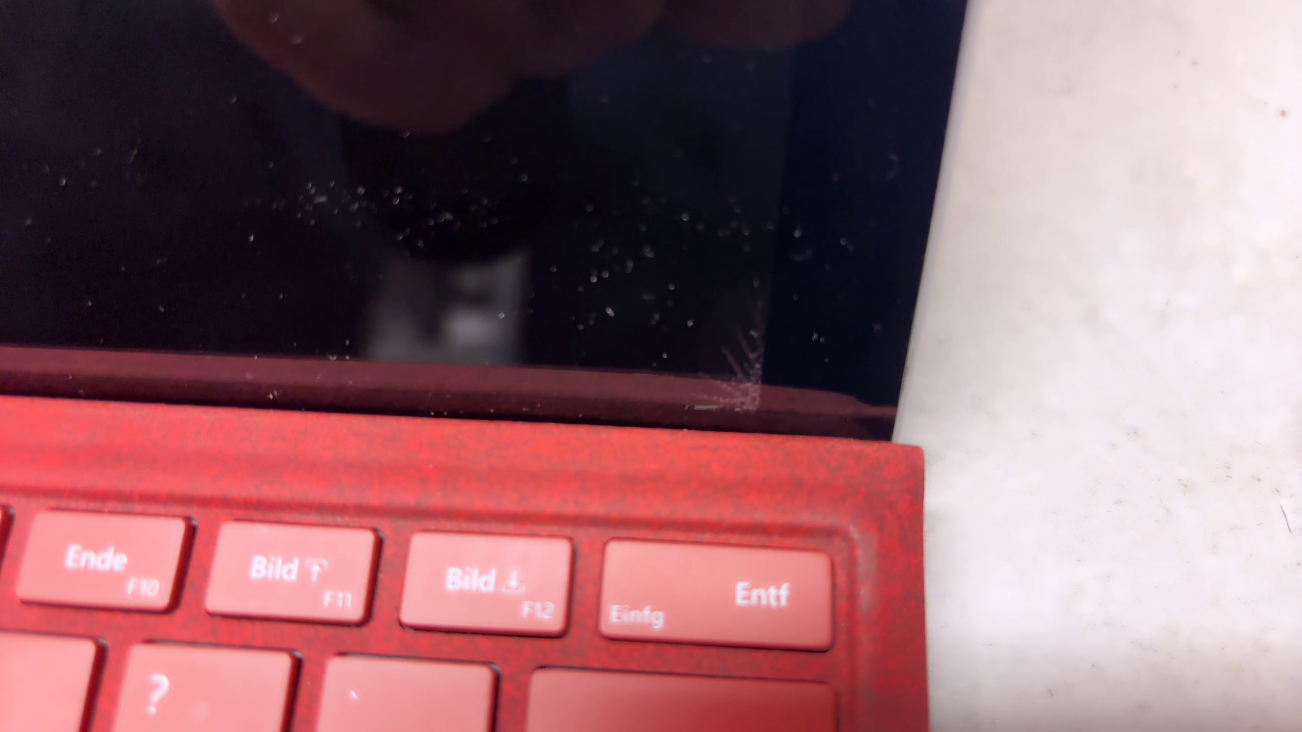 Microsoft Surface Pro 7 Model 1866, core i5-1035g4 | 8gb ram | 128gb ssd | windows 11. klein sprung am display ecke recht. | Zustand: Gut – Bild 3