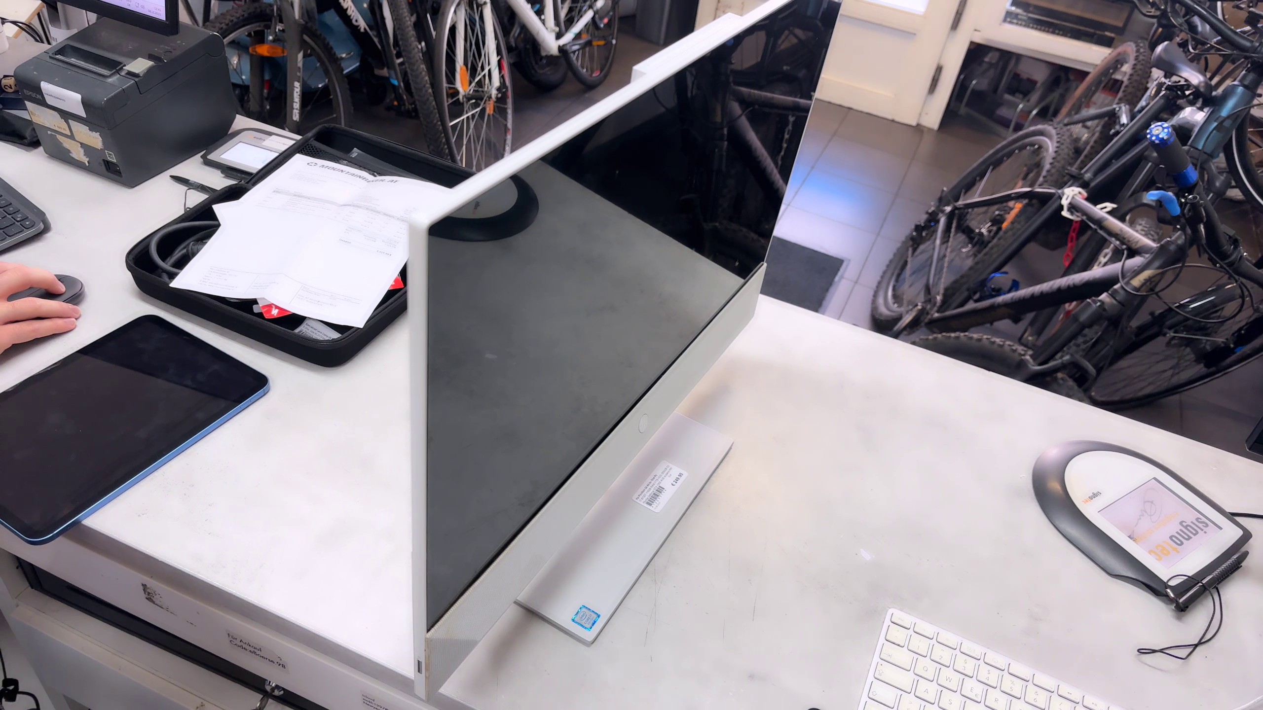 HP Pavilion 24 All-in-One PC 24-xa0019ng, i7-8700T, 16 GB RAM, 256 GB SSD + 1 TB HDD, GTX 1050 4 GB, 23,8" FHD, Win 10, inkl. Maus | Tastatur. | Zustand: Gut – Bild 4