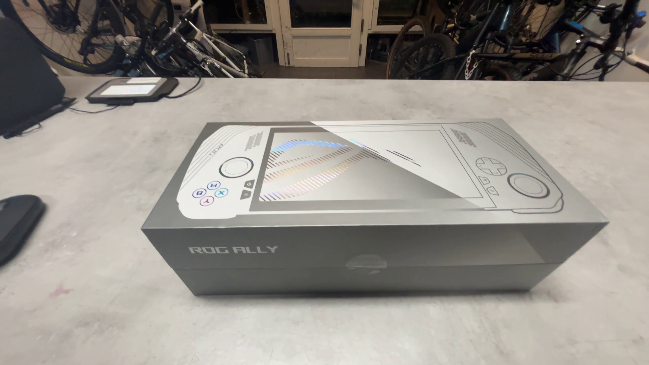 ASUS ROG Ally RC71L-NH019W, mit Originalverpackung | Ryzen Z1, 16GB RAM 512GB SSD | Zustand:: Sehr Gut | Farbe: weiss – Bild 2