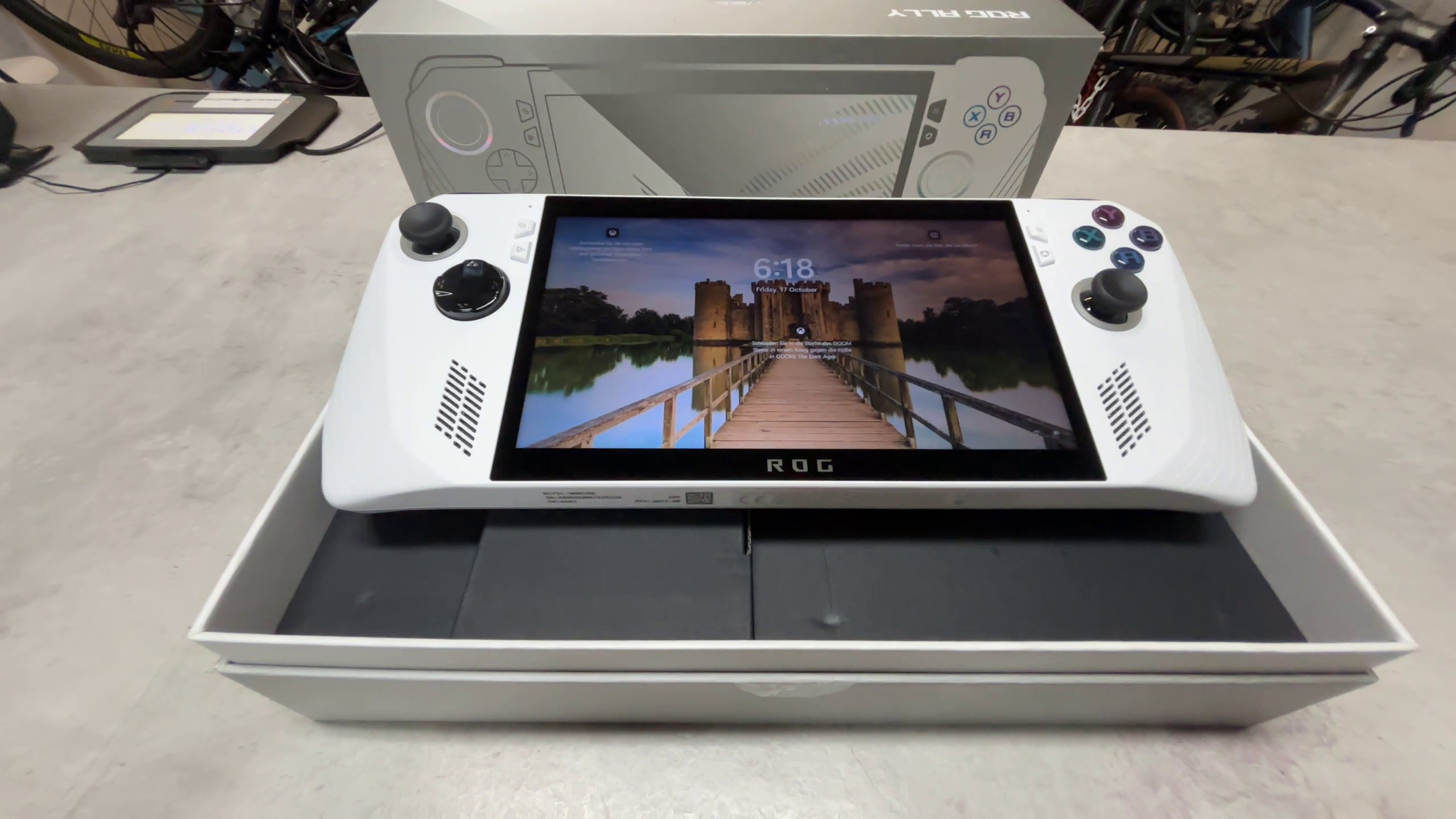 ASUS ROG Ally RC71L-NH019W, mit Originalverpackung | Ryzen Z1, 16GB RAM 512GB SSD | Zustand:: Sehr Gut | Farbe: weiss – Bild 4