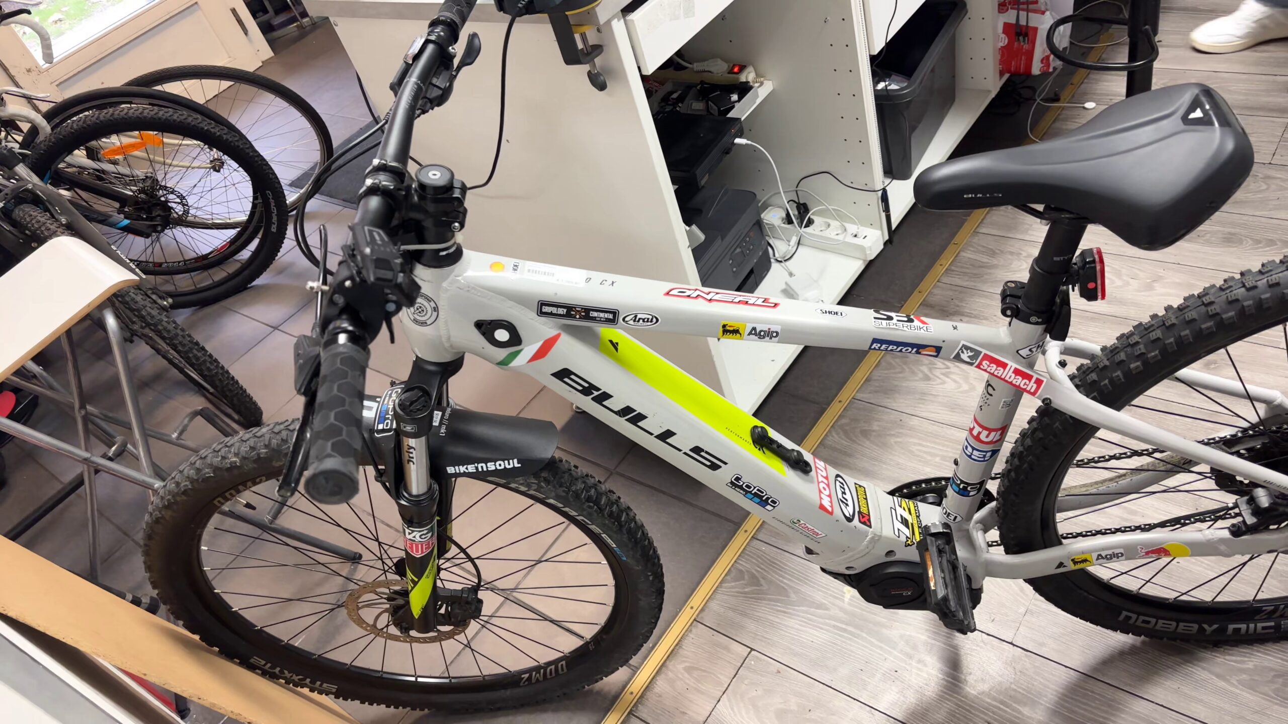 Pegasus EVO CX 750, E-Trekkingbike mit Bosch Performance Line CX und 750--Akku.