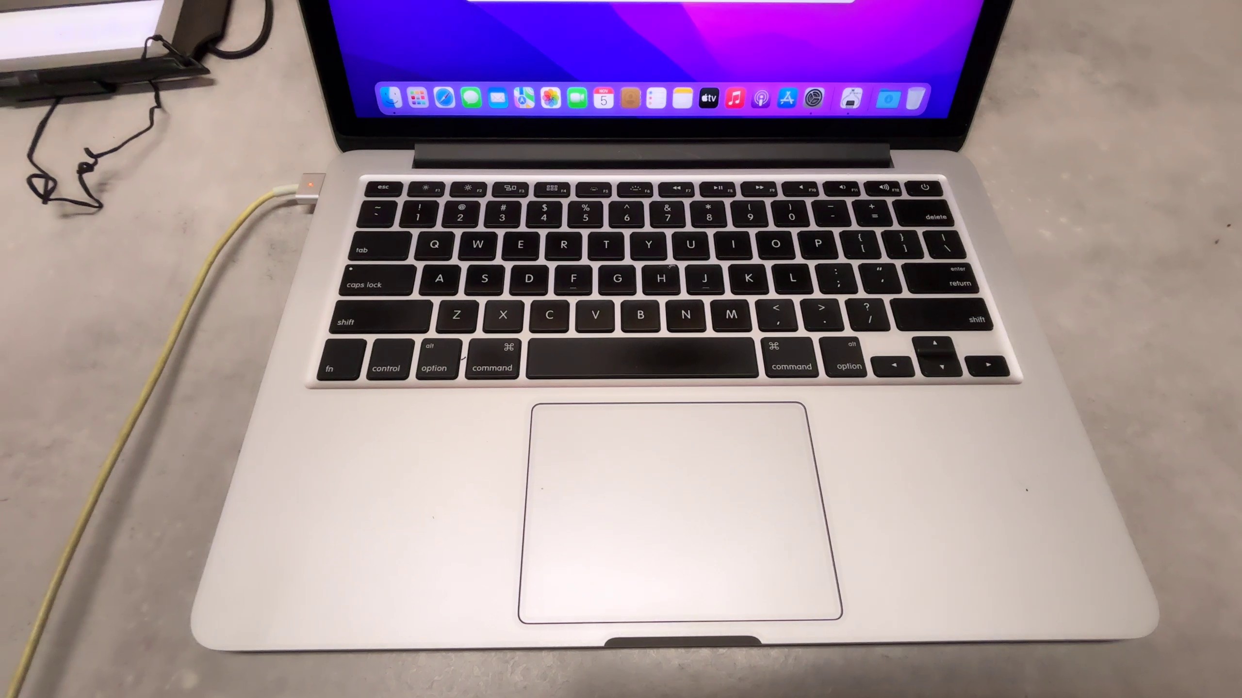 Apple MacBook Pro 13" (2015), 2.7 GHz i5 | 8 GB RAM | 128 GB SSD | Retina Display | Zyklen: 353 | Zustand: Gut – Bild 4