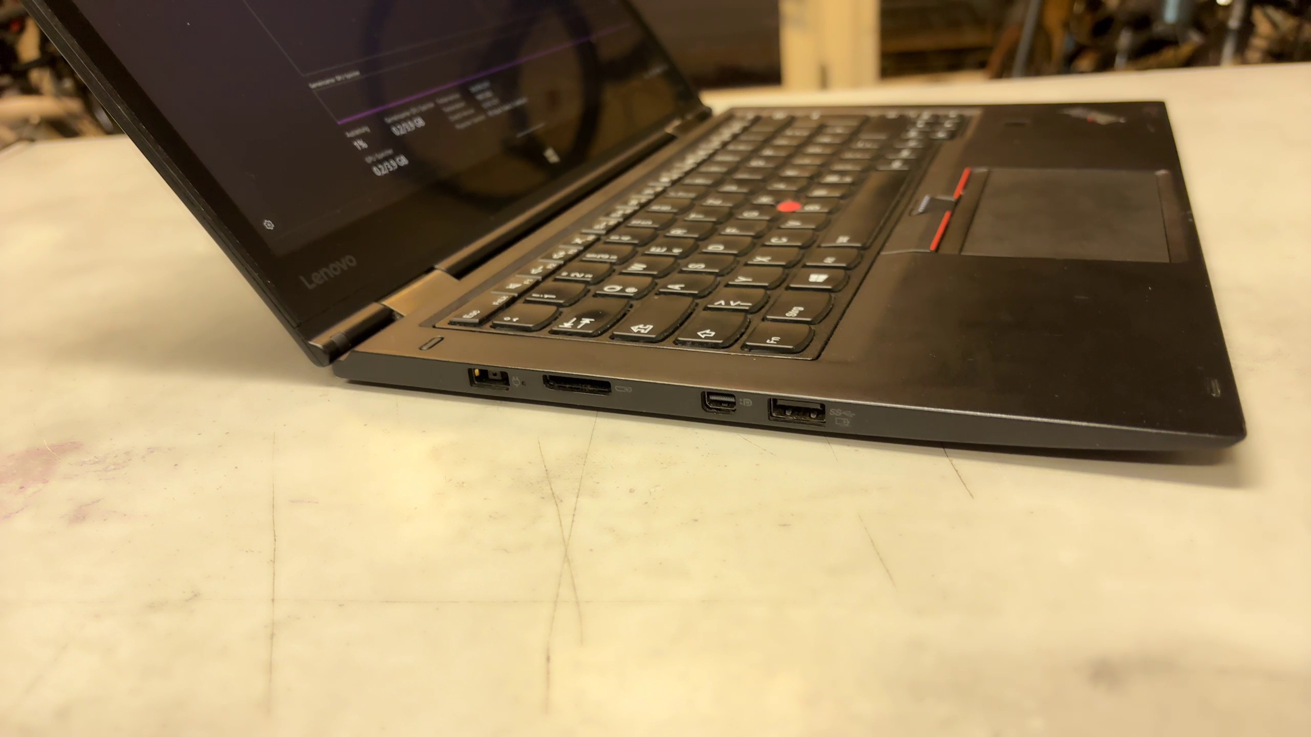 Lenovo ThinkPad X1 Yoga G1, i5-6200U, 8GB RAM, 256GB SSD, Windows 11. 14" FHD Touchscreen 2-in-1 Convertible.",
"thoughtSignature": "CuAEAdHtim+qbHsc+o5R0kLv+MNB5XPKmr7pJh | FRvZnXCDQeA | a3yqj | ZRAzShXC0vvfjWMOpFXd5XRfM | Zustand: Sehr Gut – Bild 4