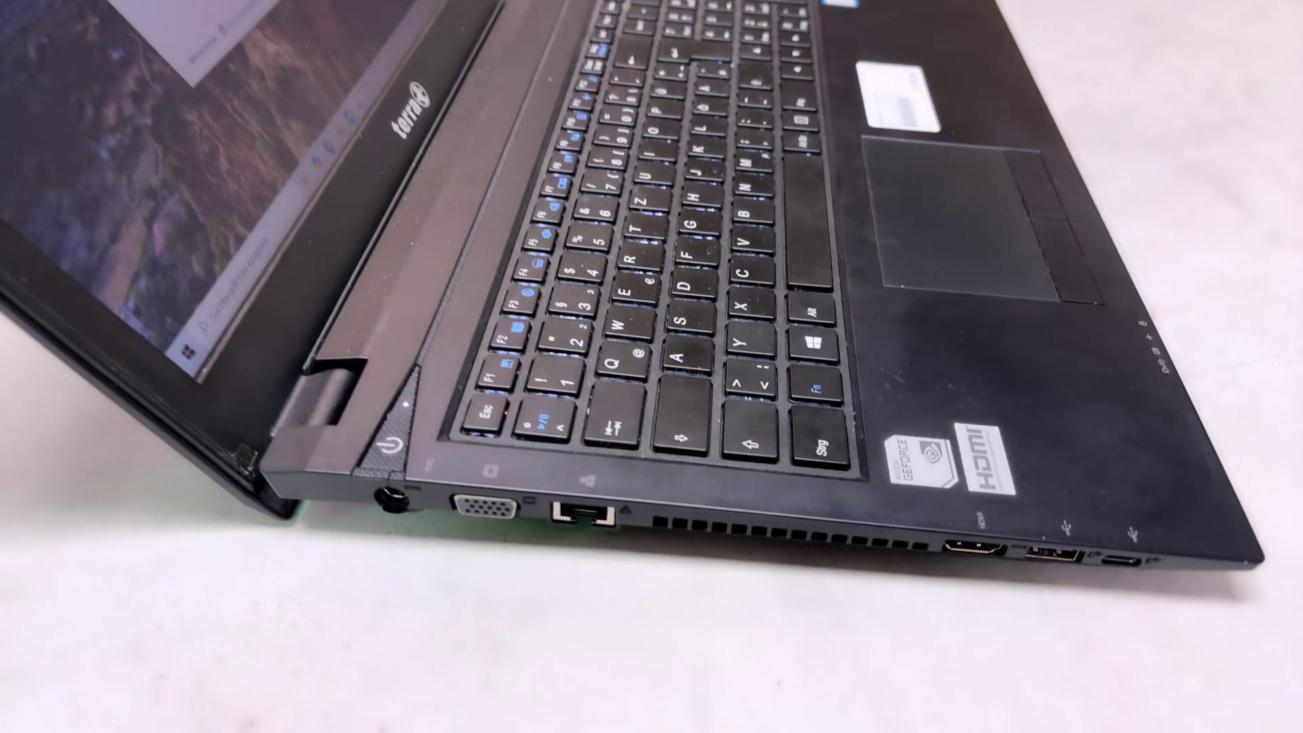 Terra Mobile 1715V, Core i5-7200U | 8 GB RAM | 256 GB SSD | NVIDIA GeForce MX150 | Zustand: Sehr Gut – Bild 3