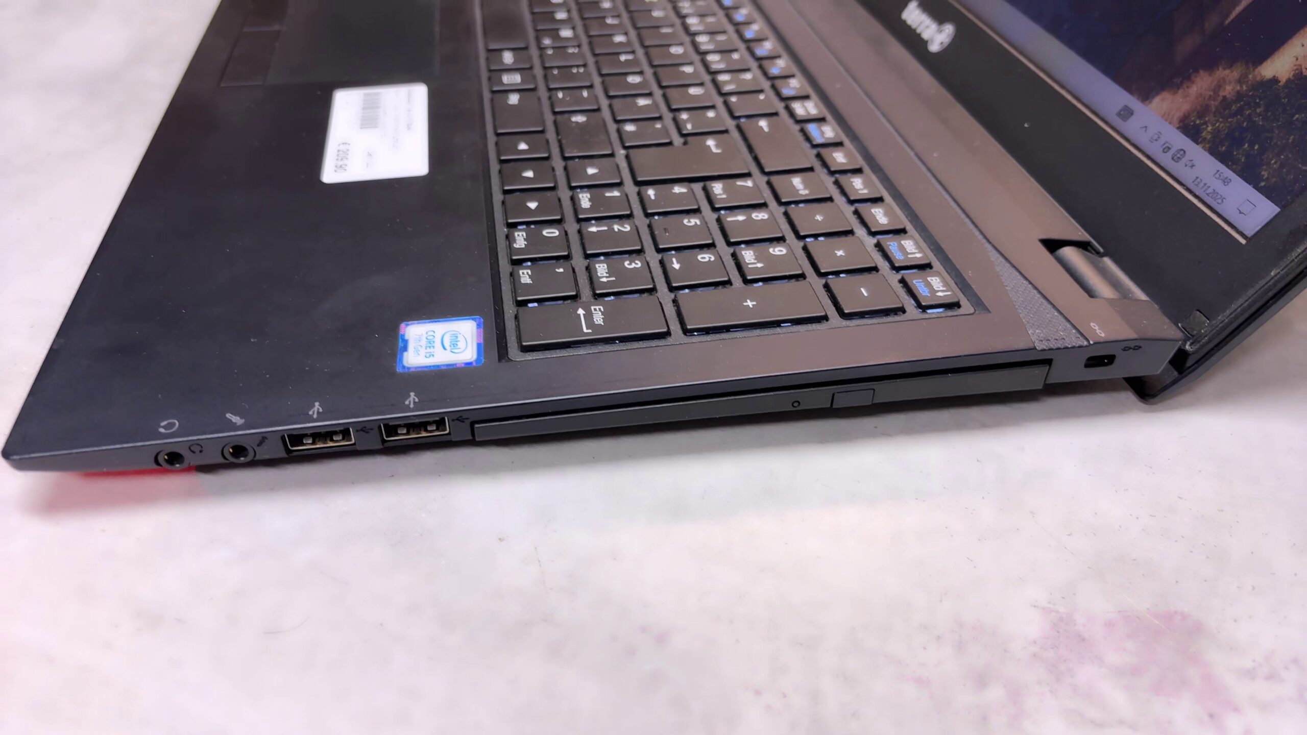 Terra Mobile 1715V, Core i5-7200U | 8 GB RAM | 256 GB SSD | NVIDIA GeForce MX150 | Zustand: Sehr Gut – Bild 4