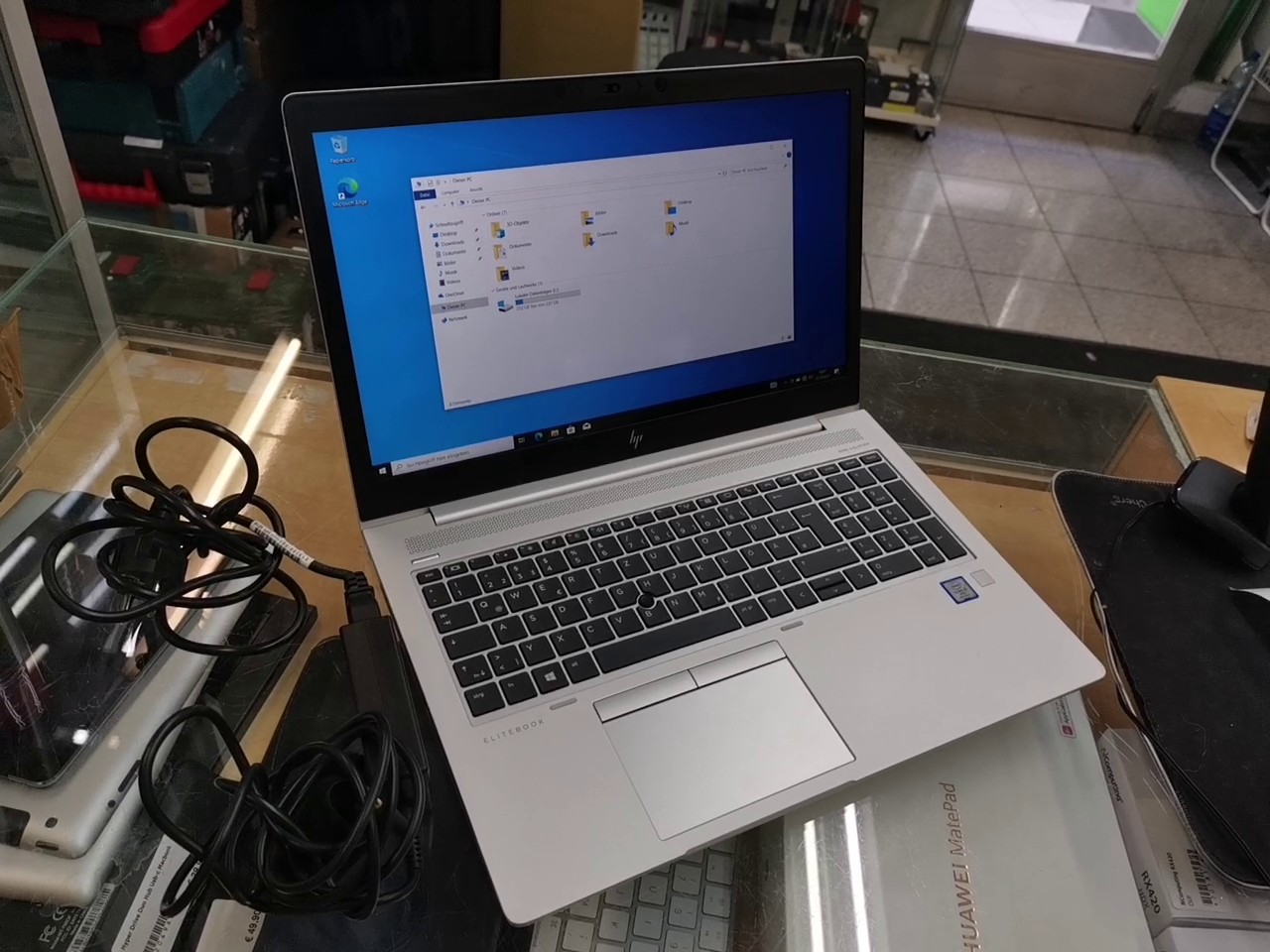 HP Elitebook 840 G5 i5 16GB 256GB, Mit Netzteil, Windows 10 (ggf. auf Win 11 aktualisierbar), Business-Laptop mit i5-8350U, 16GB RAM, 256GB SSD. | Zustand: Sehr Gut – Bild 2