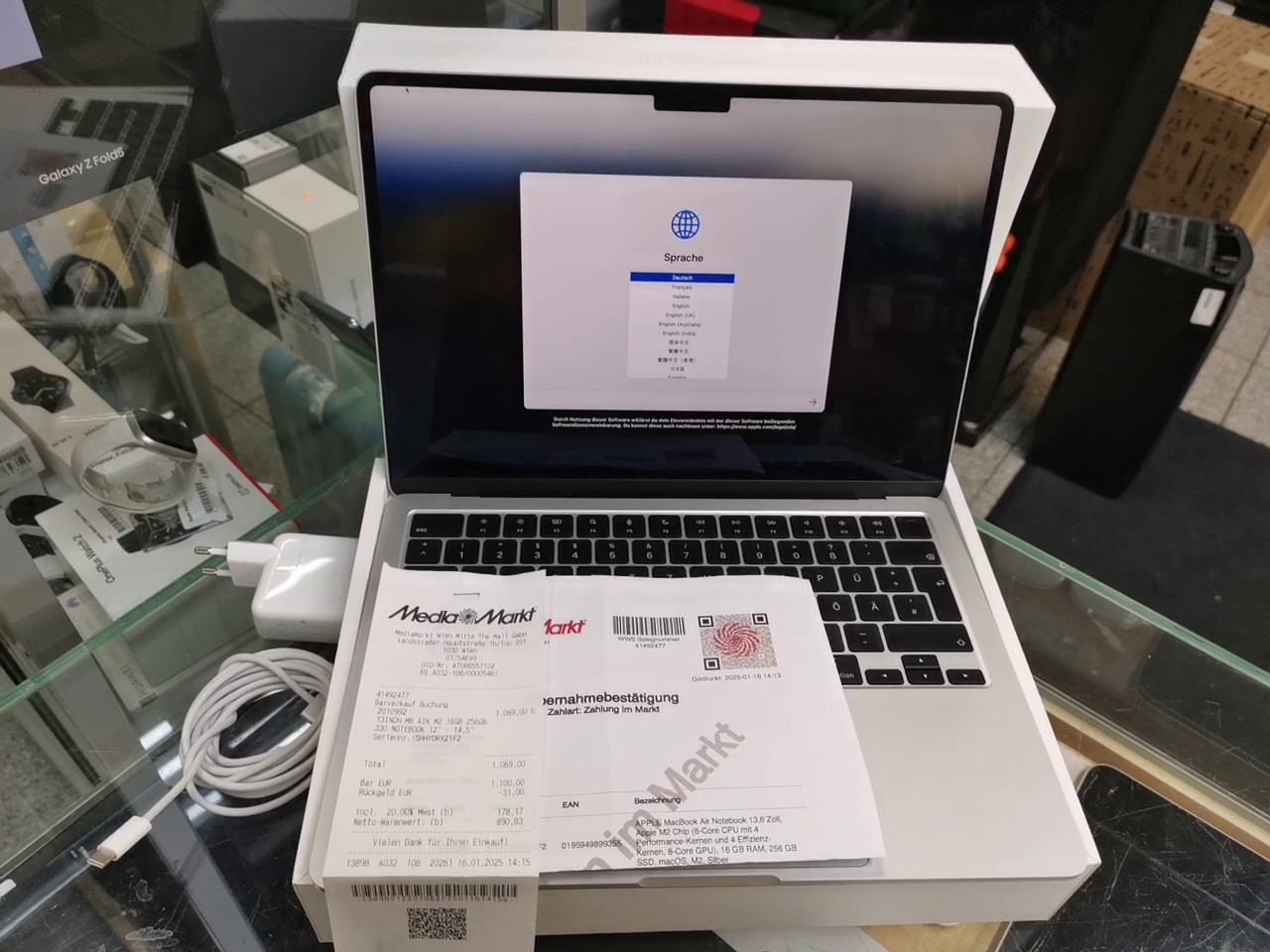 Apple MacBook Air M2 16GB/256GB Silber, OVP 2022, mit org. Rechnung vom 16.01.2026. 8-Core CPU | 8-Core GPU. | Zustand: Wie Neu – Bild 4