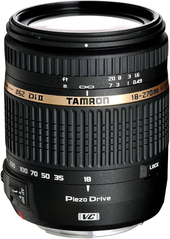 Tamron 18-270mm F/3.5-6.3 Di II VC PZD, Superzoom für APS-C (Di II), mit VC (Bildstabilisator) und PZD-Motor. 15x Zoom, 0,49m NaheinstelLadegerätrenze. | Zustand: Gut