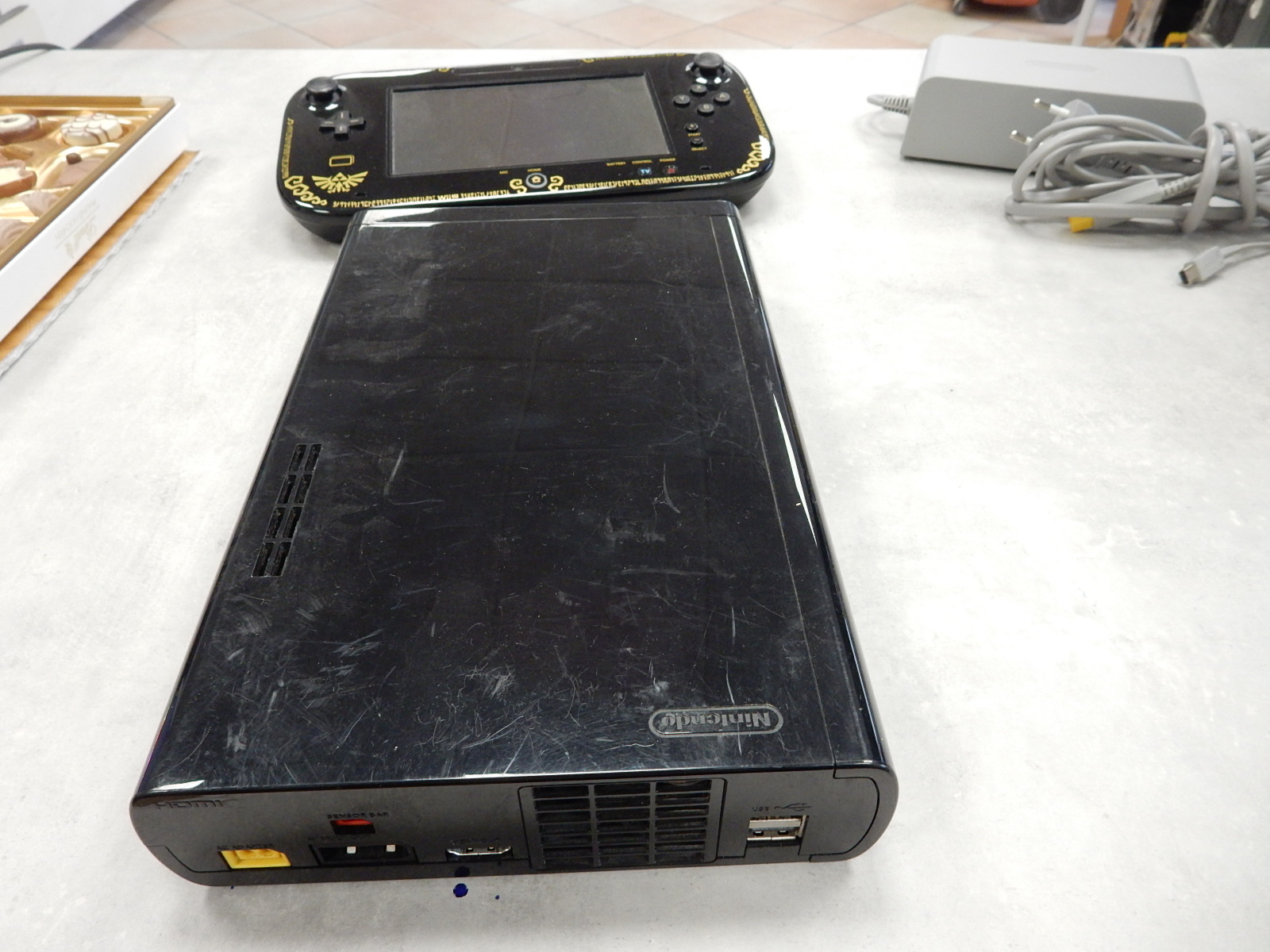 Nintendo Wii U Premium 32GB, mit 20 Spielen | Zustand: Gut | Farbe: schwarz – Bild 2