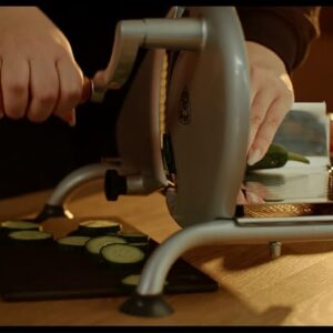 Graef Manuale H9, Manueller Vollmetall-Allesschneider, 190mm Wellenschliffmesser, 0-15mm Schnittstärke, OVP. | Zustand: Neu