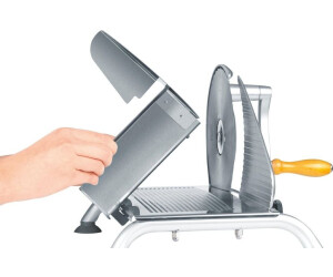 Graef Manuale H9, Manueller Vollmetall-Allesschneider mit 190mm Wellenschliffmesser, 0-15mm Schnittstärke, mit Originalverpackung.",
"thoughtSignature": "CucFAdHtim9JsKNCyxl99HLn4M+CkR6XB2tXgFpMha7jWo9iu+RHSBhSfJRa33E9 | SNB4vN | Zustand: Neu – Bild 6