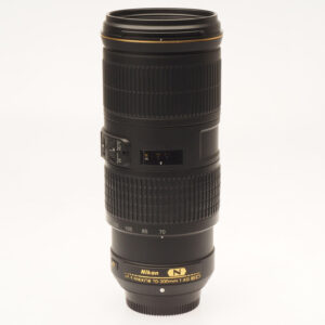 Nikon AF-S NIKKOR 70-200mm f/2.8G VR II, Professionelles Tele-Zoom mit konstanter f | 2.8 Blende, Nano Crystal Coat und Silent Wave Motor (SWM). | Zustand: Sehr Gut
