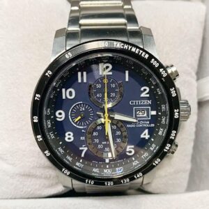 Citizen H800-S107334, Eco-Drive Funk-Chronograph aus Titan mit Saphirglas, 43mm, 100m WaDi. Gebrauchsspuren, voll funktionsfähig. | Zustand: Gut