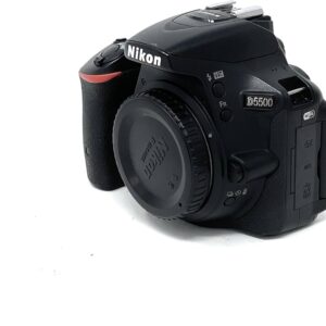 Nikon D5500 Body, DX-Format DSLR mit 24,2 MP, Touchscreen & Wi-Fi. Nur Gehäuse (Body), inkl. Ladegerät.     | Zustand: Gut