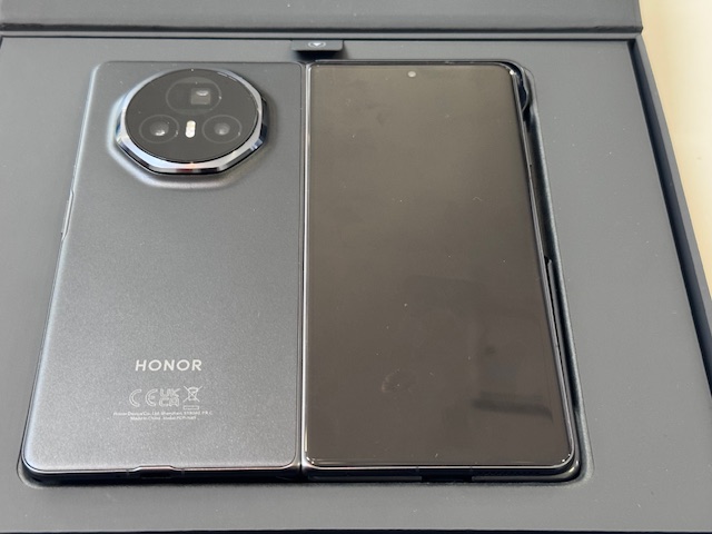 Honor Magic V3 5G 512GB 16GB RAM, Mit Originalverpackung und Ladekabel. | SimLock: Frei | Zustand: Sehr Gut | Farbe: schwarz | Akku: Sehr Gut – Bild 4