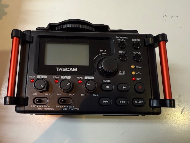 TASCAM DR-60D MKII 4-Spur-Feld-Recorder, 4-Spur-Feld-Recorder & Mixer für DSLR | Video. HDDA-Preamps, Dual Recording, inkl. Koffer. | Zustand: Gut – Bild 3