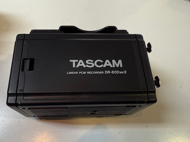 TASCAM DR-60D MKII 4-Spur-Feld-Recorder, 4-Spur-Feld-Recorder & Mixer für DSLR | Video. HDDA-Preamps, Dual Recording, inkl. Koffer. | Zustand: Gut – Bild 5