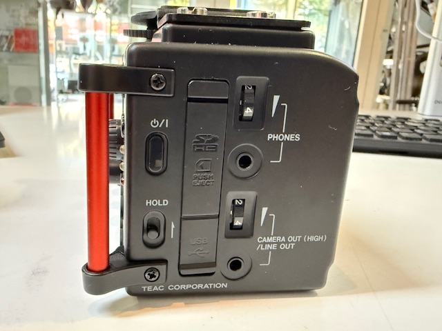 TASCAM DR-60D MKII 4-Spur-Feld-Recorder, 4-Spur-Feld-Recorder & Mixer für DSLR | Video. HDDA-Preamps, Dual Recording, inkl. Koffer. | Zustand: Gut – Bild 6