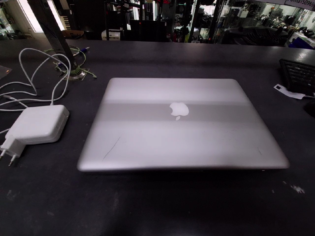 Apple MacBook Pro 13" Mid 2012, i5, 16GB RAM, 1TB HDD, Intel HD 4000, DE Tastatur. 128 Zyklen. Inkl. Netzteil. Kratzer auf dem Deckel. | Zustand: Gut – Bild 4