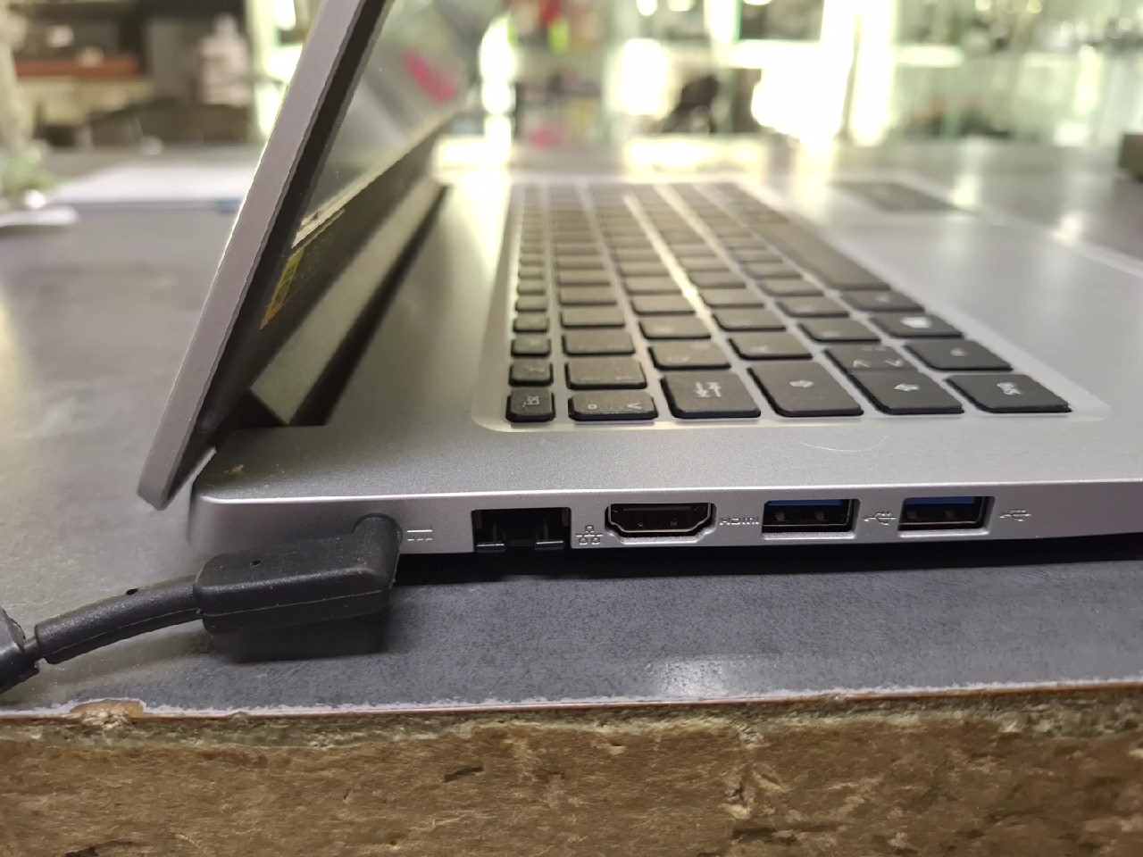 Acer Aspire 1 Amd 3020e,14 Zoll, DE, 4gb | 64gb, mit ladegerät | Zustand: Sehr Gut – Bild 3