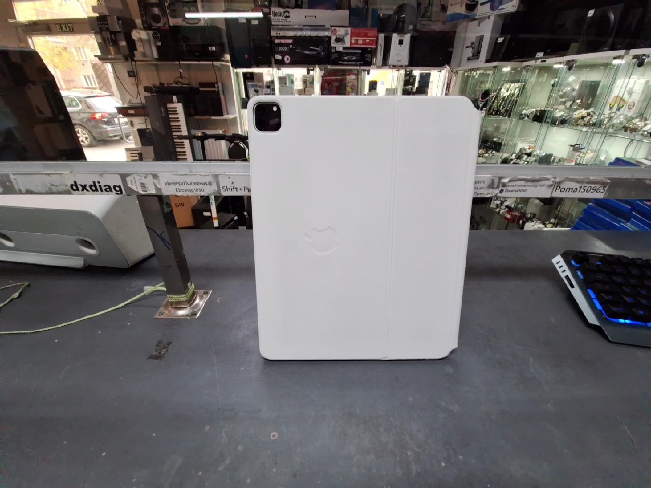 Apple iPad Pro 12.9" (6. Gen) M2, Wi-Fi + Cellular (mmWave), Liquid Retina XDR Display, inkl. Apple Magic Keyboard. Kaufdatum:märz 2024 | Zustand: Gut – Bild 4