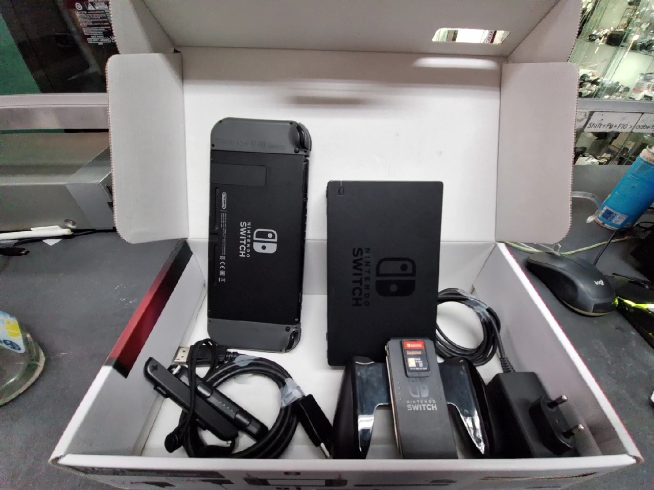 Nintendo Switch, mit Originalverpackung, Konsole mit dem düsteren Action-Adventure Spiel Blasphemous 2. | Zustand: Sehr Gut | Farbe: schwarz – Bild 4