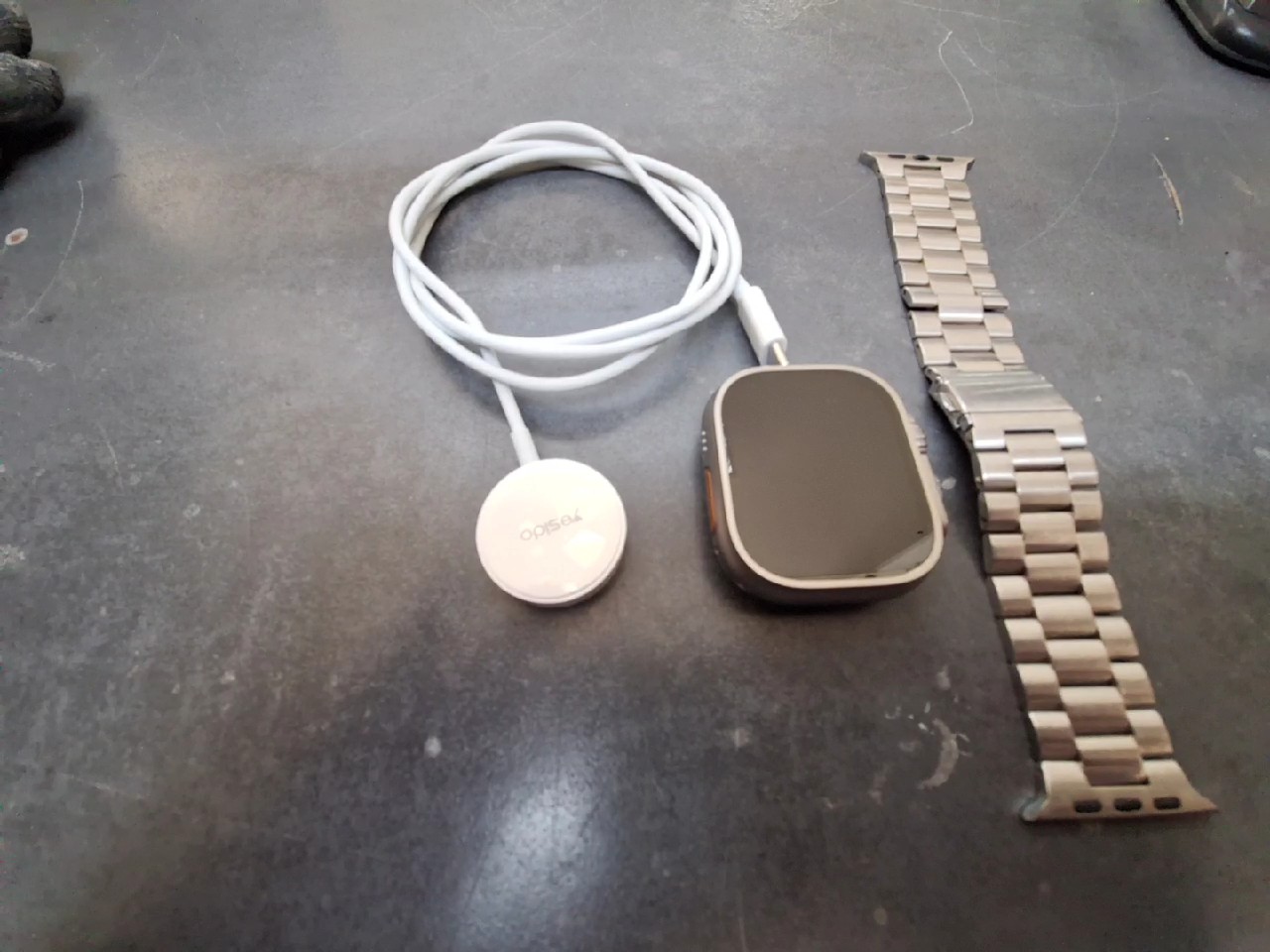 Apple Watch Ultra 2 49mm (GPS+Cellular), Titangehäuse mit Stahl-Armband, Ladekabel. Aku 100% | Zustand: Sehr Gut – Bild 2